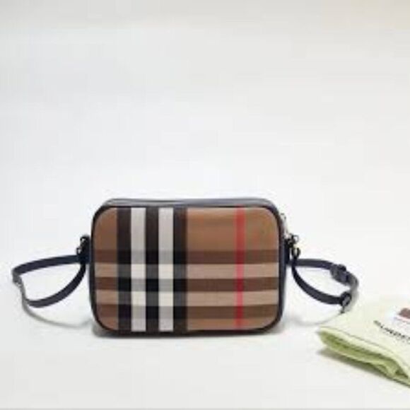 BNWT - BURBERRY SMALL PLAID CHECKERED LEATHER CAMERA CROSSBODY BAG - Picture 1 of 8